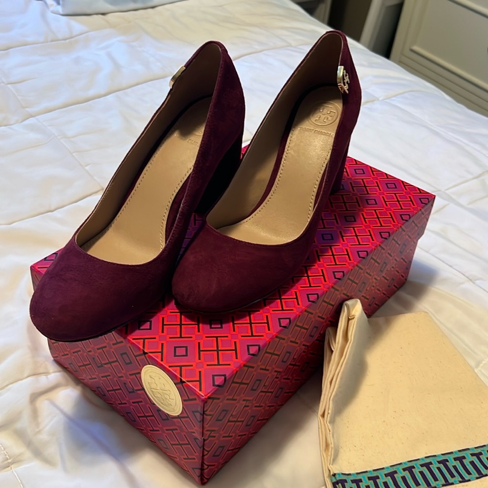 Tory brand new suede leather heels